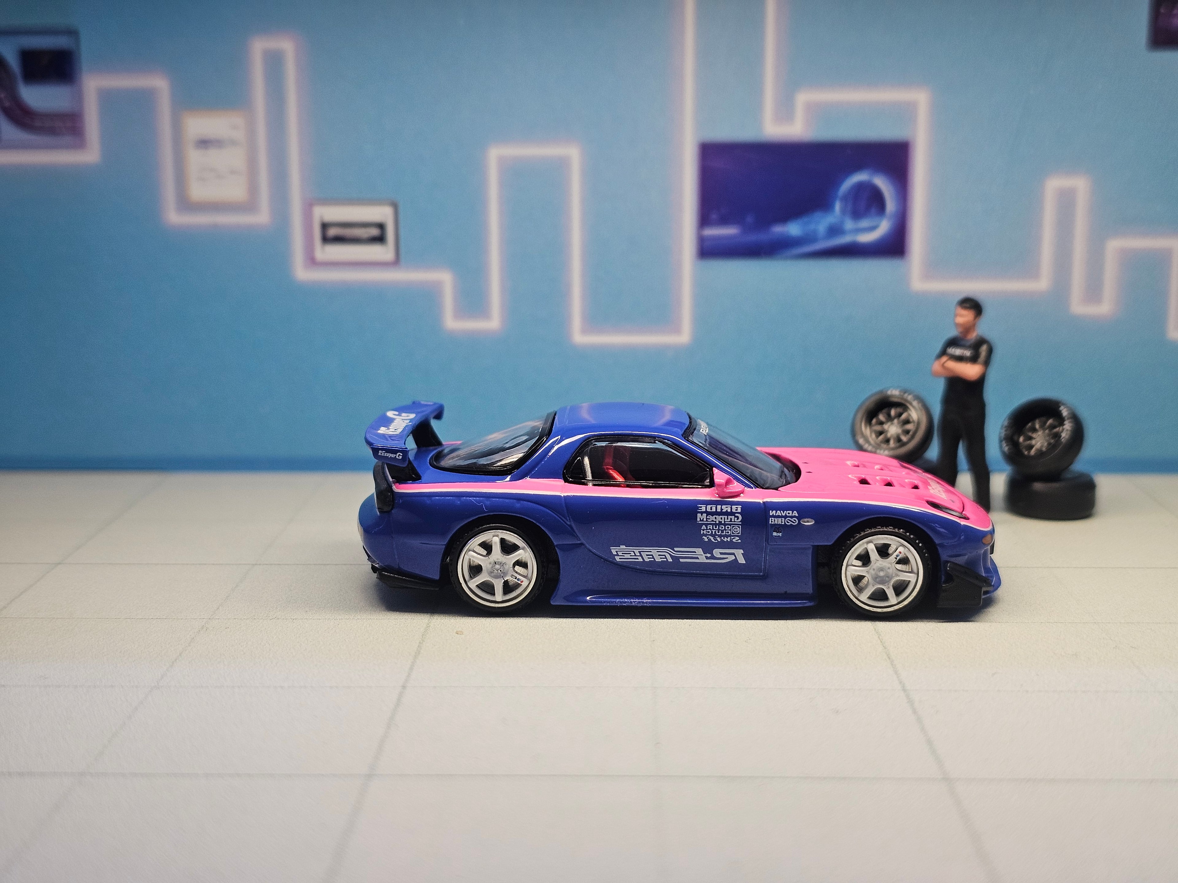 Mazda RX7 RE-Amemiya Blue/Pink