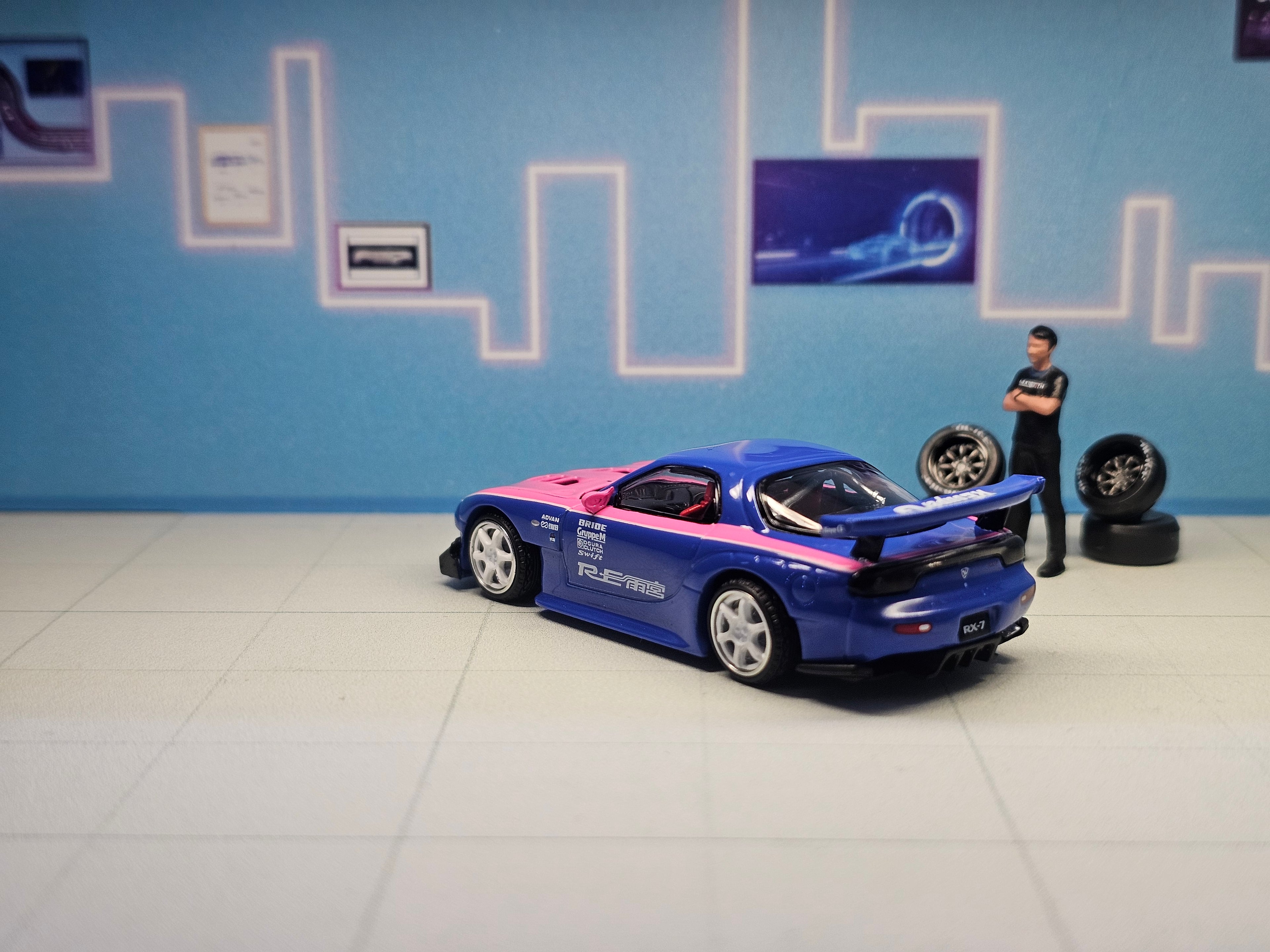 Mazda RX7 RE-Amemiya Blue/Pink