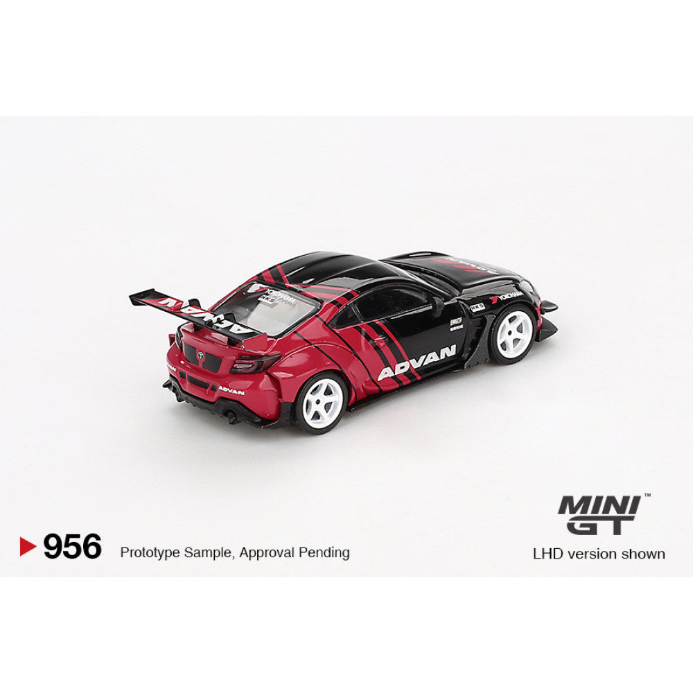 TOYOTA GR86 HKS TYPE R ADVAN 2022 TOKYO AUTO SALON (RHD)
