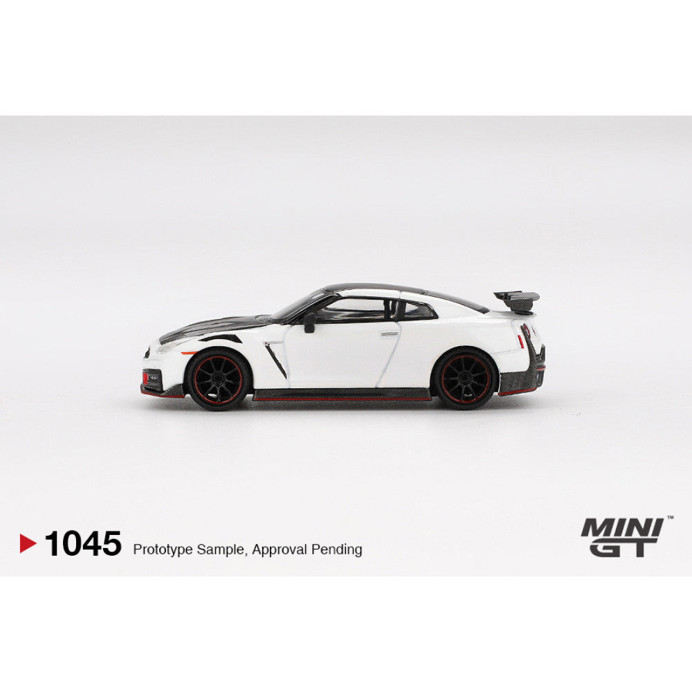 NISSAN GT-R NISMO 2024 BRILLIANT WHITE PEARL (LHD)